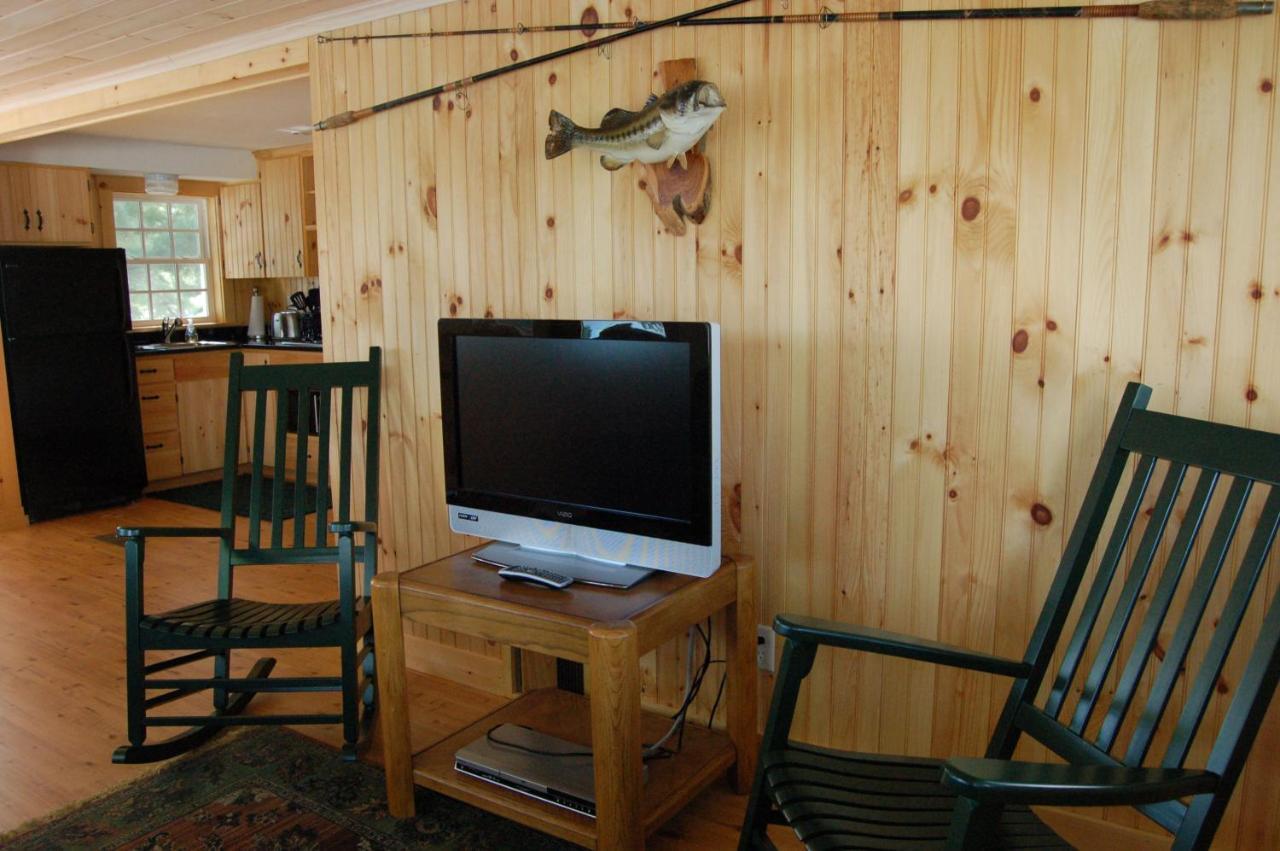 Sebago Lake Lodge & Cottages North Windham Exterior photo